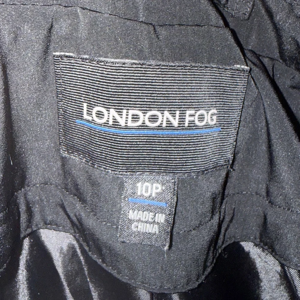 VTG London Fog Women's Black Lightweight Trench Coat - Picture 5 of 13